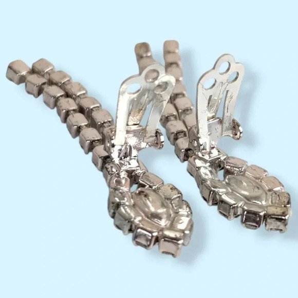 (2/$20) Vintage Dangling Rhinestone Earrings - Picture 5 of 6